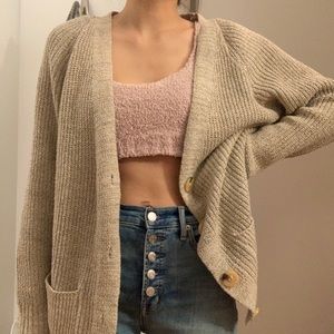 Knitted cardigan with buttons